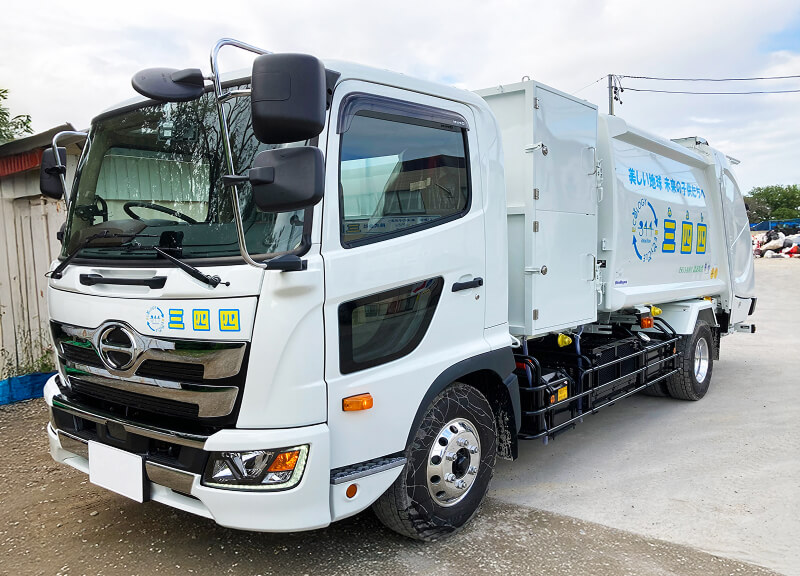 トラックの写真